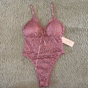NWT Kathy pink front lace up removable pads lace teddy bodysuit